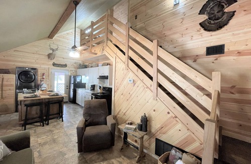 Broken Bow Cottage | Cozy Cottage/Pet and Kid Friendly with Completely Fenced Property