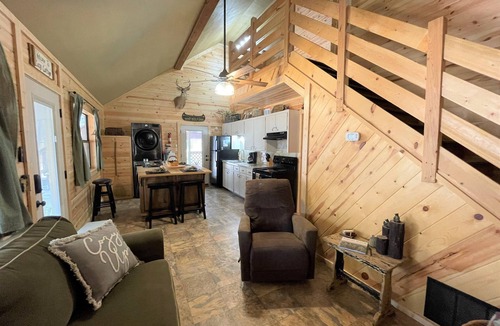 Broken Bow Cottage | Cozy Cottage/Pet and Kid Friendly with Completely Fenced Property