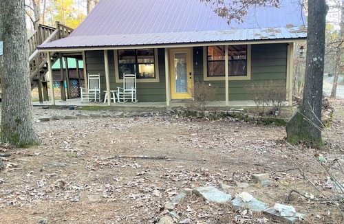 Broken Bow Cottage | Cozy Cottage/Pet and Kid Friendly with Completely Fenced Property