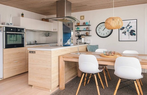 Falen House | Cozy Cottage Retreat in Bork Havn-By Traum