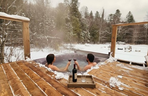 Hastings Highlands Cottage | Cozy Cottage Retreat Private 2 Acres, Hot Tub