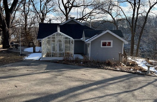 Edgerton Cottage | Cozy cottage retreat that’s perfect for recharging.