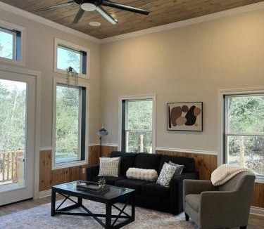 Cedar Creek House | Cozy Cottage Retreat in Nature