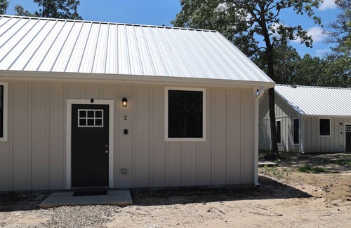 Zavalla Cottage | Cozy cottage situated on 8 acres of private land- 5 minutes from the lake!
