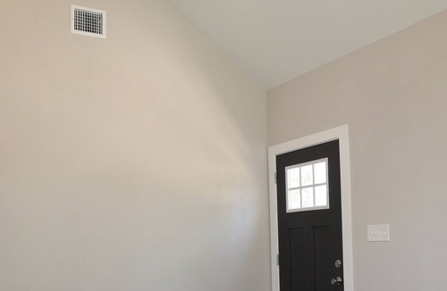 Zavalla Cottage | Cozy cottage situated on 8 acres of private property- 5 minutes from the lake!