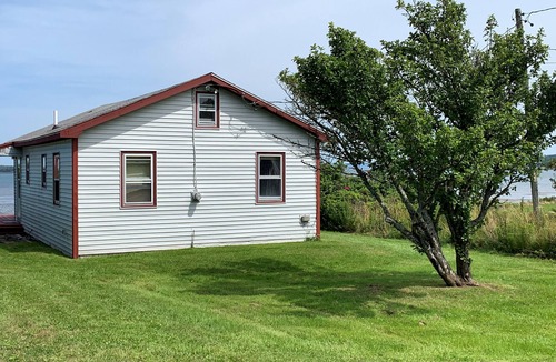 Lubec Cottage | Cozy cottage, steps from the beach.
