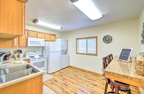 Grantsdale Cottage | Cozy Cottage Studio: Stunning Mountain Views!