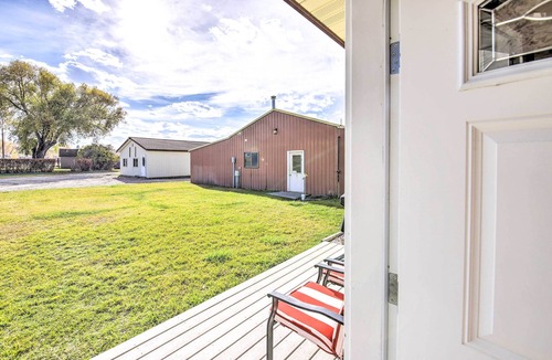 Grantsdale Cottage | Cozy Cottage Studio: Stunning Mountain Views!