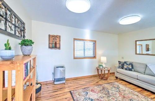 Grantsdale House | Cozy Cottage Studio Stunning Mountain Views!