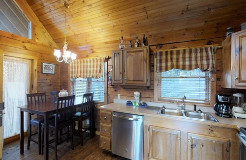 Sevierville Cabin | Cozy Cottage