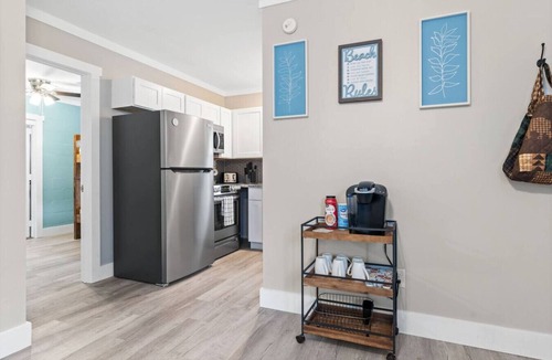 Tranquil Harbour Cottage | Cozy Cottage Walking Distance to the Beach With Coffee Bar