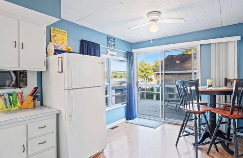 Roach House | Cozy Cottage-Waterfront-A Perfect Place to Escape