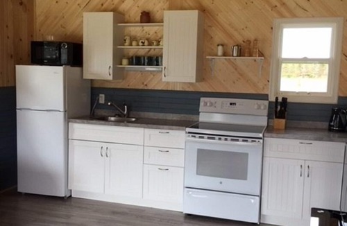 Tryon House | Cozy Cottage With Lots of Updates and new Appliences