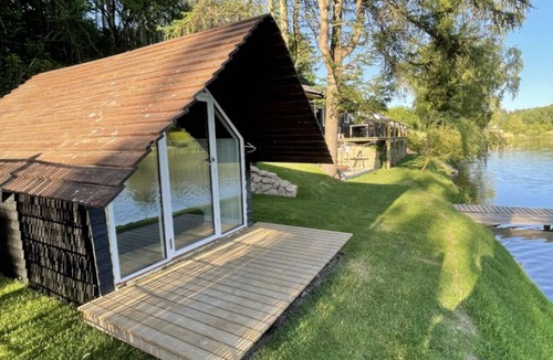Vekso Sjaelland Cottage | Cozy cottage with water views from the beds