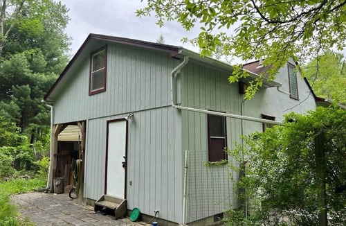 Ellenville Cottage | Cozy Cottage with a Pond 2