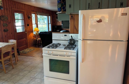 Crosslake Cabin | Cozy cottage with a vintage vibe on a beautiful lake.