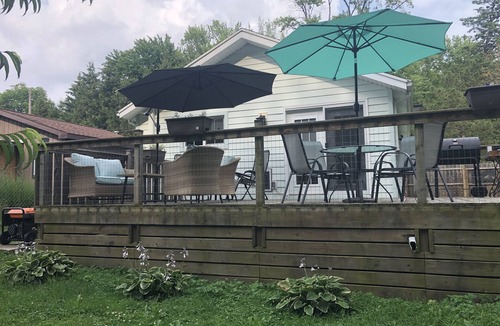 Lake Michigan Beach Cottage | Cozy cottage with almost .5 acres