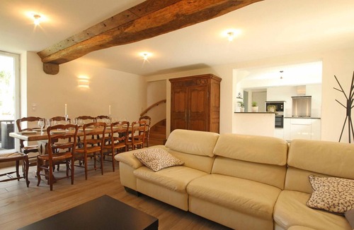 Ceauce Cottage | Cozy cottage with animals, garden and wifi included, peaceful setting in Normandy