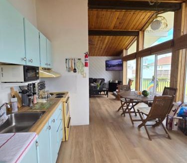 Grand Barachois House | Cozy cottage with private beach access