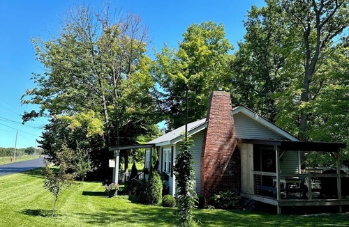 Waterport Cottage | Cozy cottage with direct river access - perfect for fishing or weekend escape