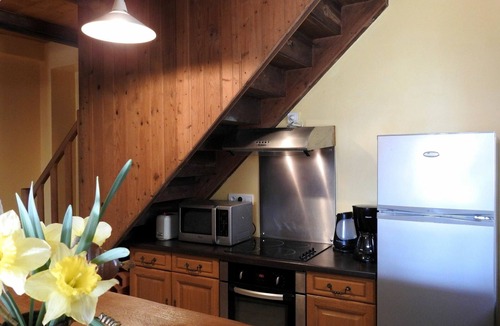 Pont-la-Ville Cottage | Cozy Cottage with Garden, Fishing Gear & Pets Welcome in Pont-la-Ville