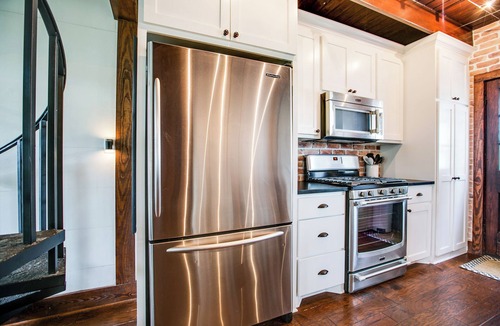 San Angelo House | Cozy Cottage with River Access