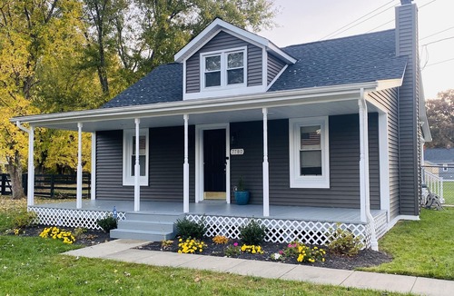 Manassas House | Cozy Cottage with Spacious Backyard!