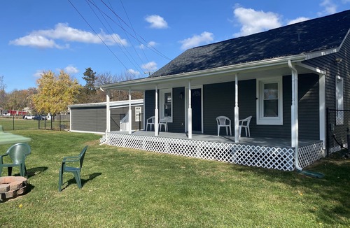 Manassas House | Cozy Cottage with Spacious Backyard!