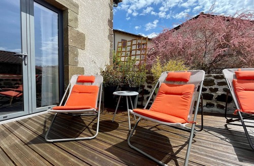 Polignac Cottage | Cozy Cottage with Sunny Terrace near UNESCO Heritage and Hiking Trails