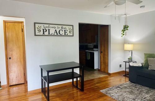 Council Bluffs House | Cozy Council Bluffs Bungalow 10 mins from Omaha