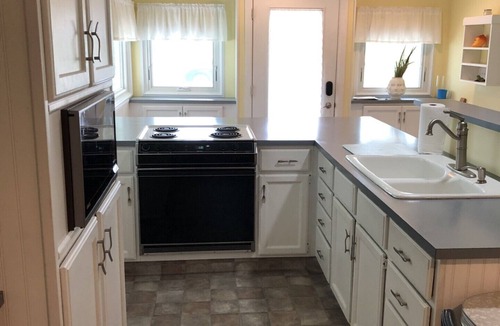 Liberty House | Cozy, country 2-bedroom home near Smithville Lake, KCI airport, and Liberty, MO