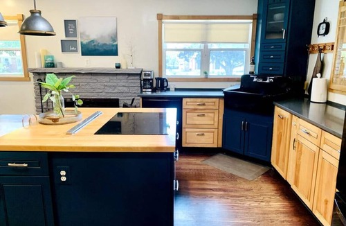 Laytonsville House | Cozy Country Cottage