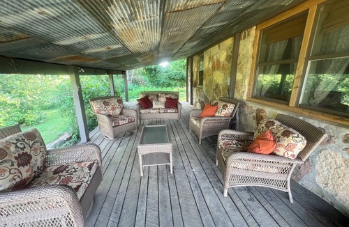 Gassville Cottage | Cozy Country Cottage