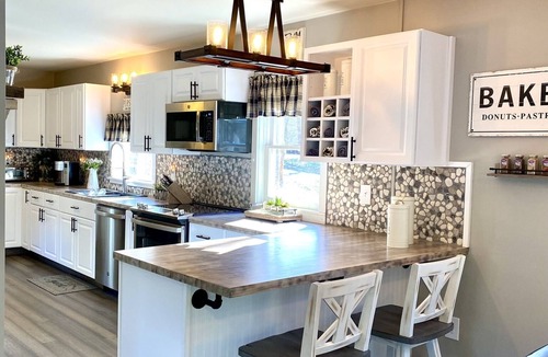 Johnsonville Cottage | Cozy Country Cottage