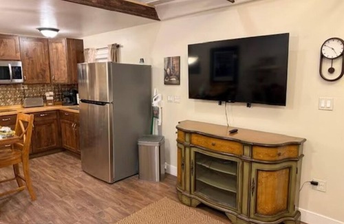 Fredonia House | Cozy country Easy Peasy