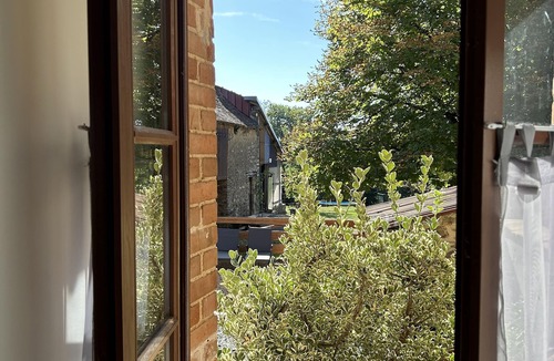 Jumilhac-le-Grand Cottage | Cozy country home with private pool