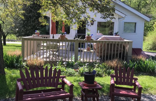Callicoon Center House | Cozy Country Home on an Organic Apple Orchard