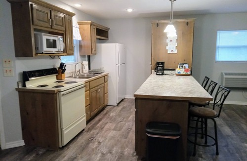 Powell Cottage | Cozy country hideaway just outside Neosho, No pets and No smoking