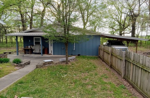 Powell Cottage | Cozy country hideaway just outside Neosho, No pets and No smoking