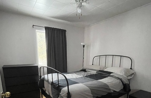 Kazabazua Cottage | Cozy Country Home