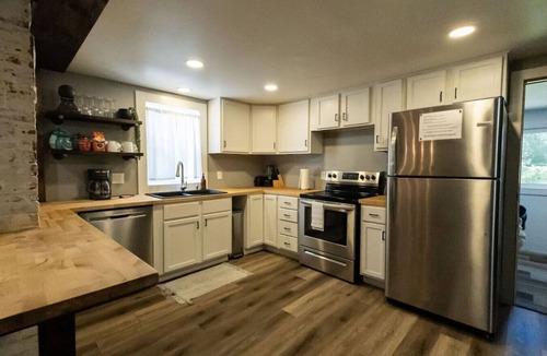 Hastings House | Cozy country home in town