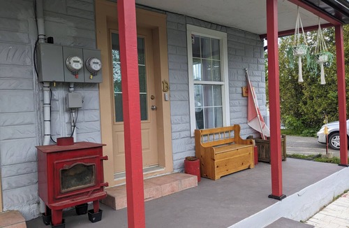 Martintown House | Cozy Country Home near cornwall, 3 Bedroom, 1.5 Bath, Full Kitchen, huge Parking