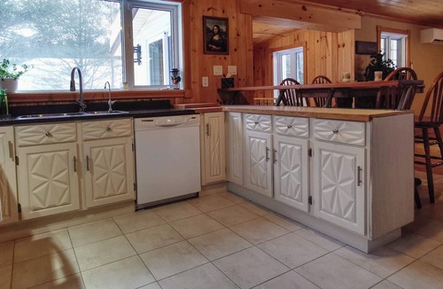 Saint-Etienne-de-Lauzon Ski Chalet | Cozy country House 15 minutes from Quebec city