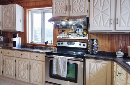 Saint-Etienne-de-Lauzon Ski Chalet | Cozy country House 15 minutes from Quebec city