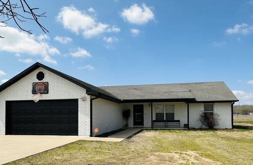 Claremore House | Cozy country modern home