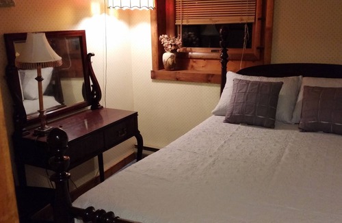 Whitney Point Bed & Breakfast | Cozy Country Private Apartment