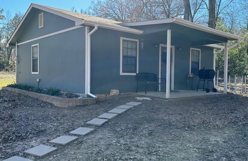 Jacksonville House | Cozy country retreat!- Close to River Run and Lake Jacksonville