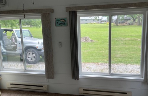 Benton House | Cozy country setting minutes from Rend Lake