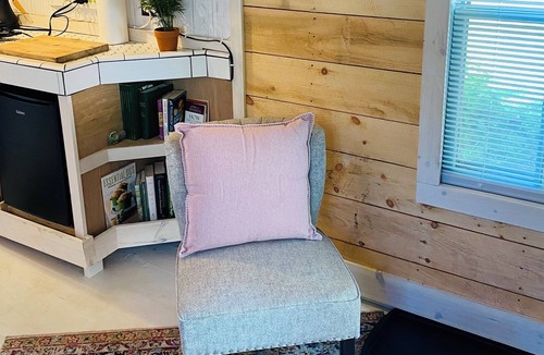 Amesbury Cottage | Cozy country tiny house