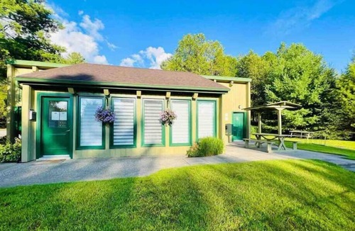 Orford Ski Chalet | Cozy country townhouse, private land